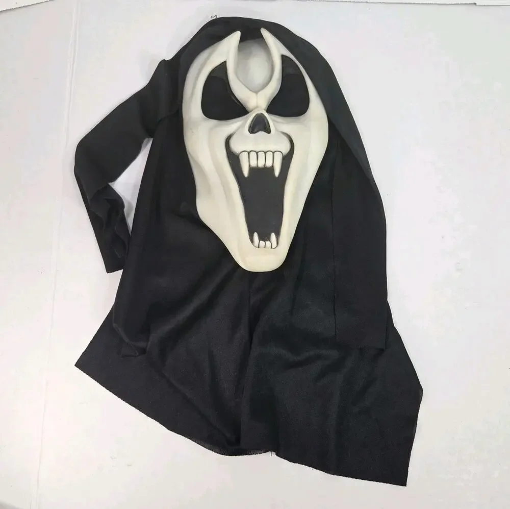 Vintage 90s Ghostface Vampire Scream Mask Glow in the Dark Easter Unlimited Rare